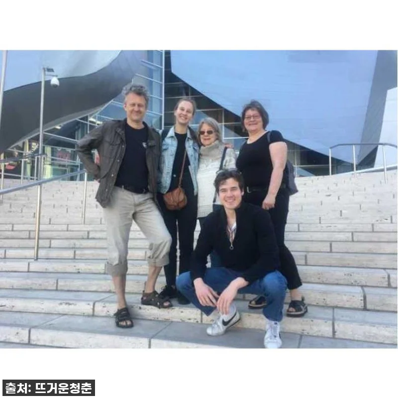 헐리우드 스타들의 발자취 따라 걷기! LA 할리우드 & 비벌리힐스 오후 시티 투어 찐후기 7 헐리우드 스타들의 발자취 따라 걷기! 관련 이미지 1