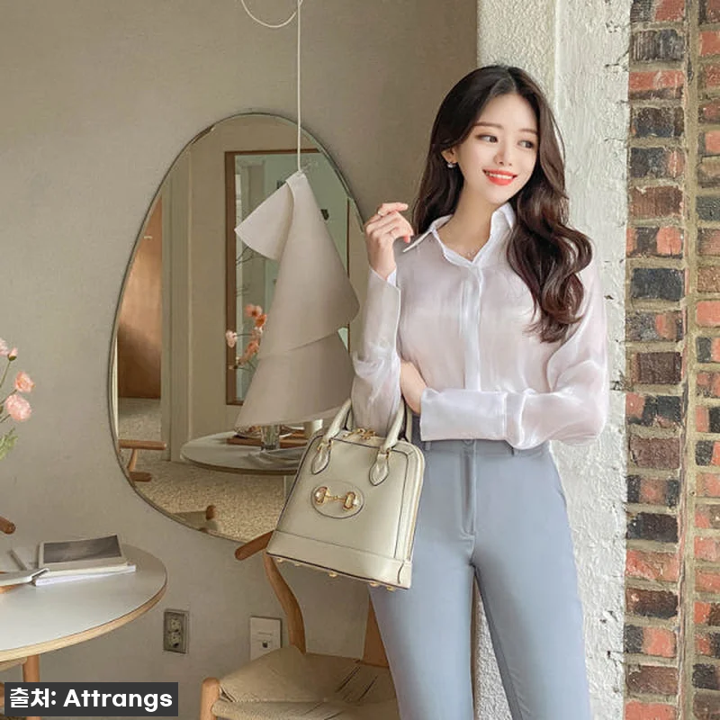 새틴 시스루 와이드 커프스 블라우스 관련 이미지 2