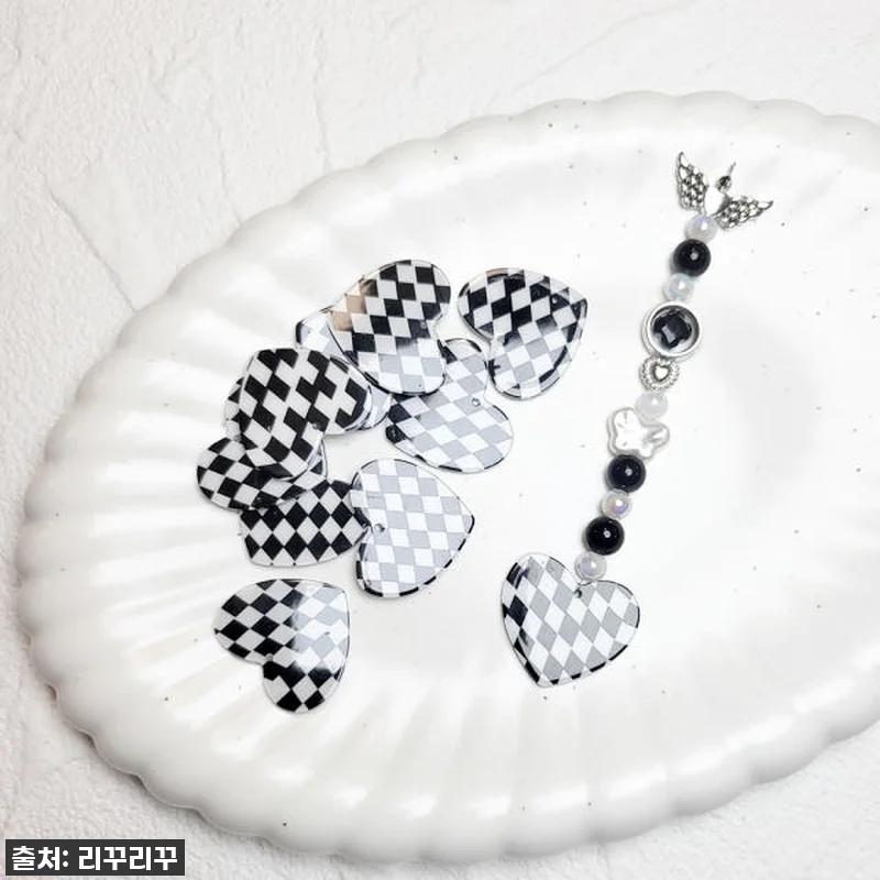 이슈템 등극! 내 가방에 센스를 더한 관련 이미지 3