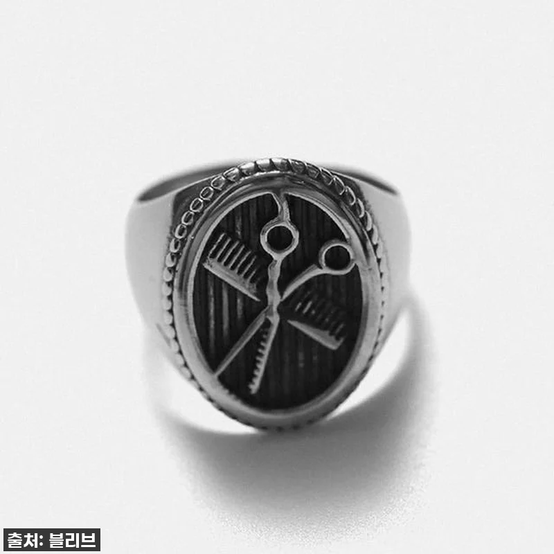 이슈템 등극! 스타일리쉬 바버 디자인 써지컬스틸 볼드 반지, 이건 무조건 사야 해! 찐후기 공개! 15 이슈템 등극! 스타일리쉬 바버 디자인 관련 이미지 4