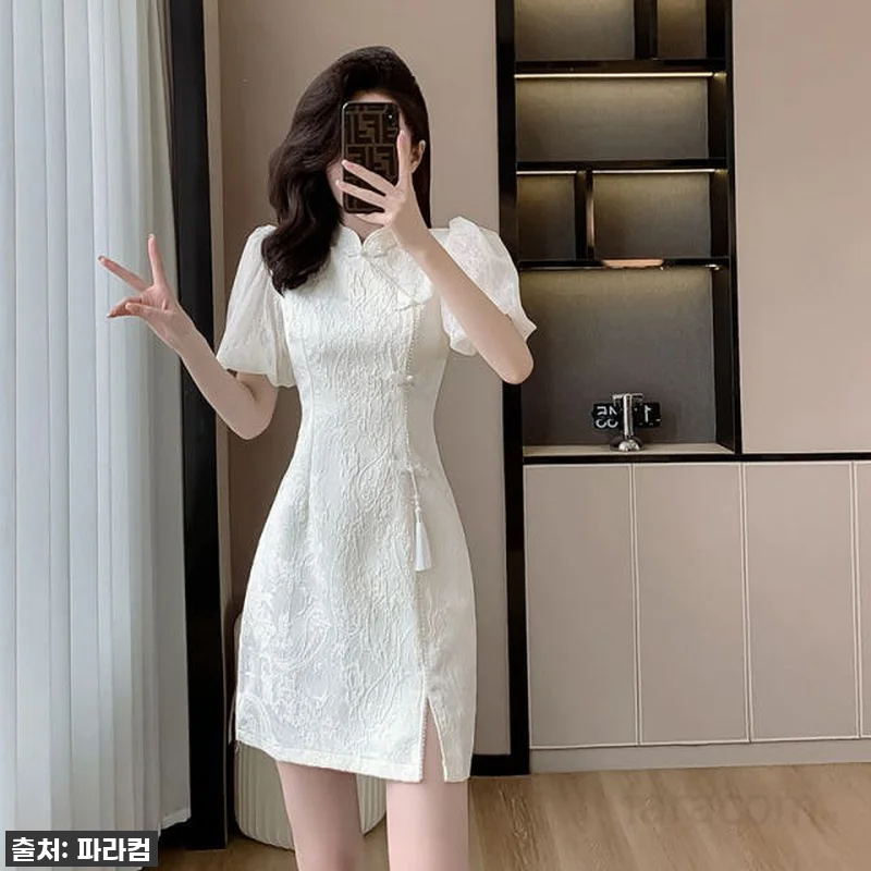 레트로 자카드 스팽글 퍼프 슬리브 미니 드레스 여름 파티룩 빈티지 스타일 결혼식 피로연 반짝이는 디자인 스퀘어넥드레스 슬림핏 11 레트로 자카드 스팽글 퍼프 슬리브 미 관련 이미지 4