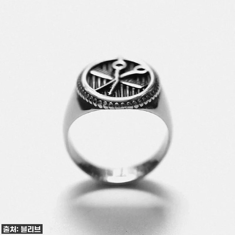 이슈템 등극! 스타일리쉬 바버 디자인 써지컬스틸 볼드 반지, 이건 무조건 사야 해! 찐후기 공개! 18 이슈템 등극! 스타일리쉬 바버 디자인 관련 이미지 7