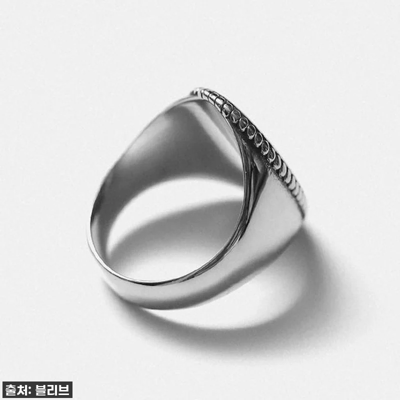 이슈템 등극! 스타일리쉬 바버 디자인 써지컬스틸 볼드 반지, 이건 무조건 사야 해! 찐후기 공개! 19 이슈템 등극! 스타일리쉬 바버 디자인 관련 이미지 8