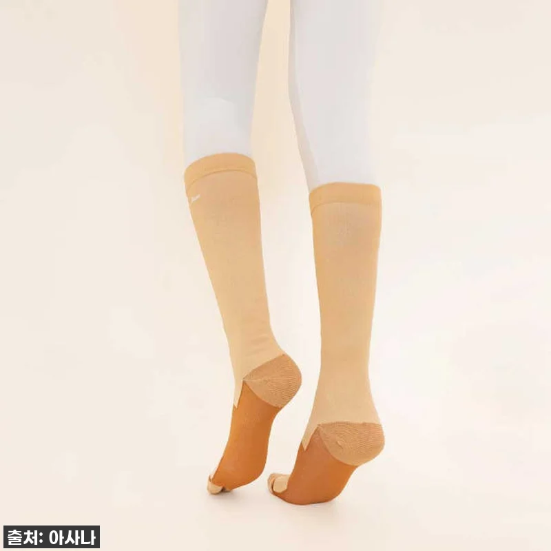 달릴 맛 나는 아사나 컴프레션 니삭스 관련 이미지 1