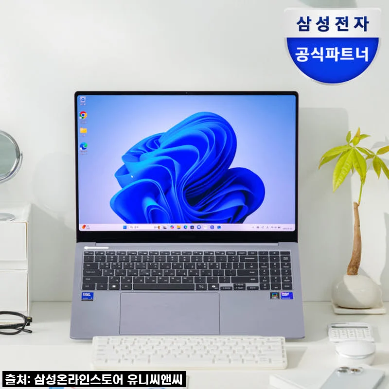이건 무조건 사야 해! 삼성 갤럭시북5 프로 NT960XHA-K52A, 내 작업 효율을 멱살 잡고 끌어올린 역대급 노트북 찐후기!