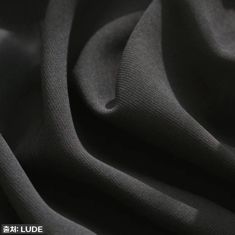 분위기 여신 등극! 루드 블랙 스퀘어 관련 이미지 2