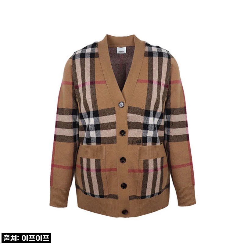 포근함과 스타일을 동시에! 버버리 울 캐시미어 가디건, 제가 직접 입어본 후기