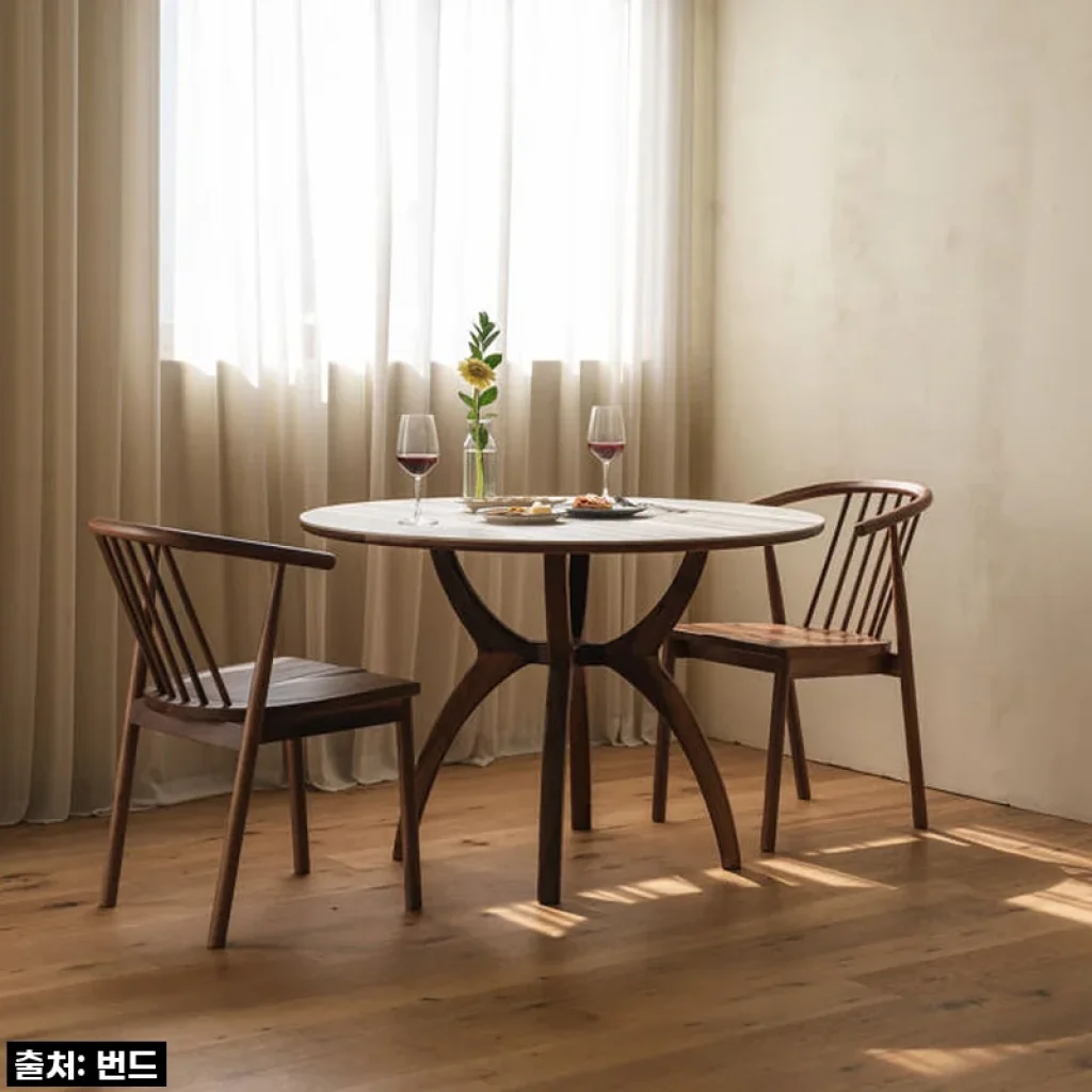 번드 카린 원형 포세린 세라믹 원목 식탁 테이블 월넛 900 사용 후기