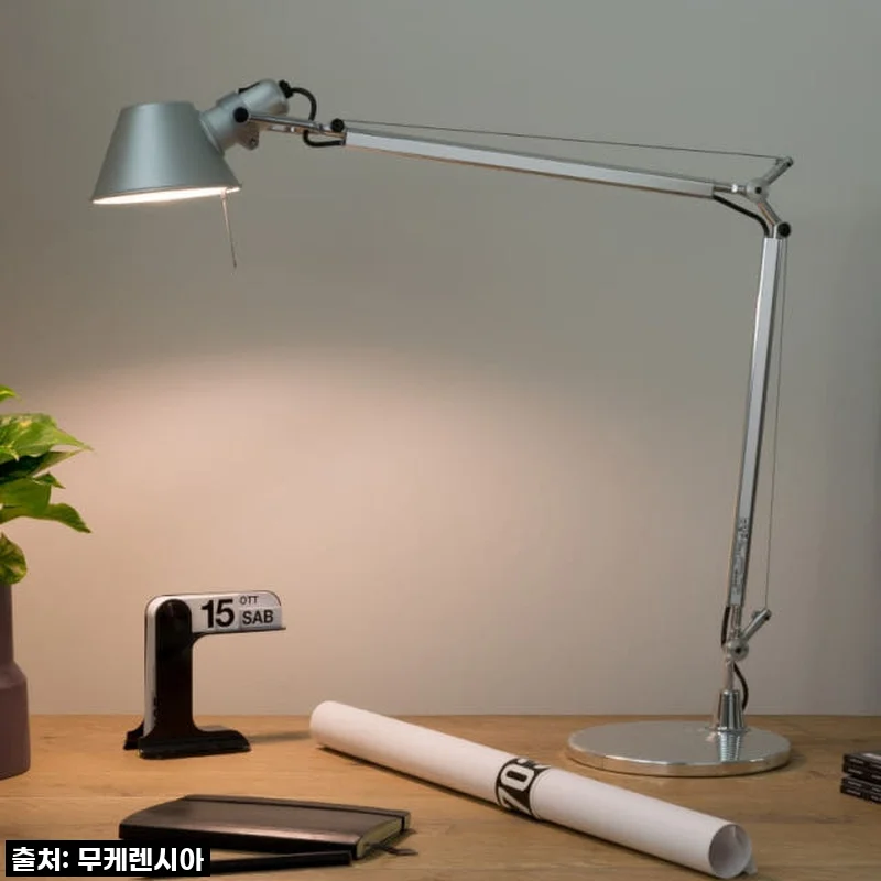 아르떼미데 톨로메오 미니 테이블 단스탠드 조명 사용후기