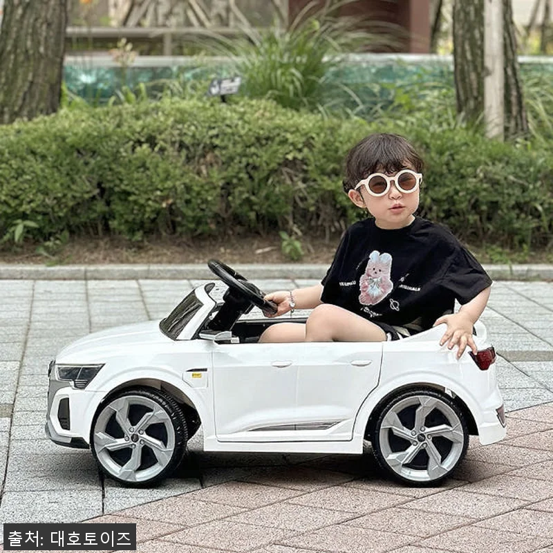 아우디 SQ8 e-tron 유아전동차 관련 이미지 1