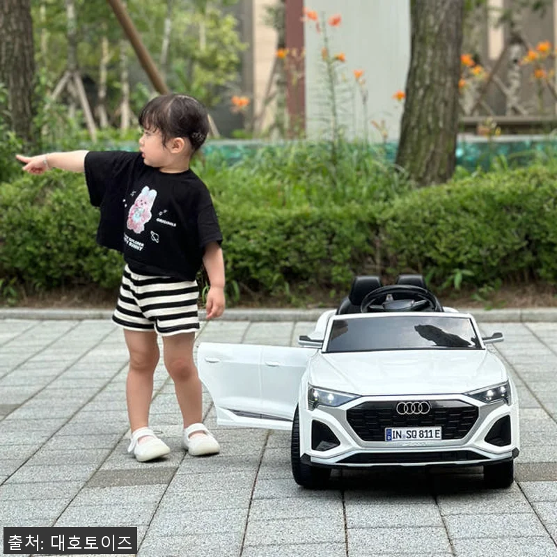 아우디 SQ8 e-tron 유아전동차 관련 이미지 2