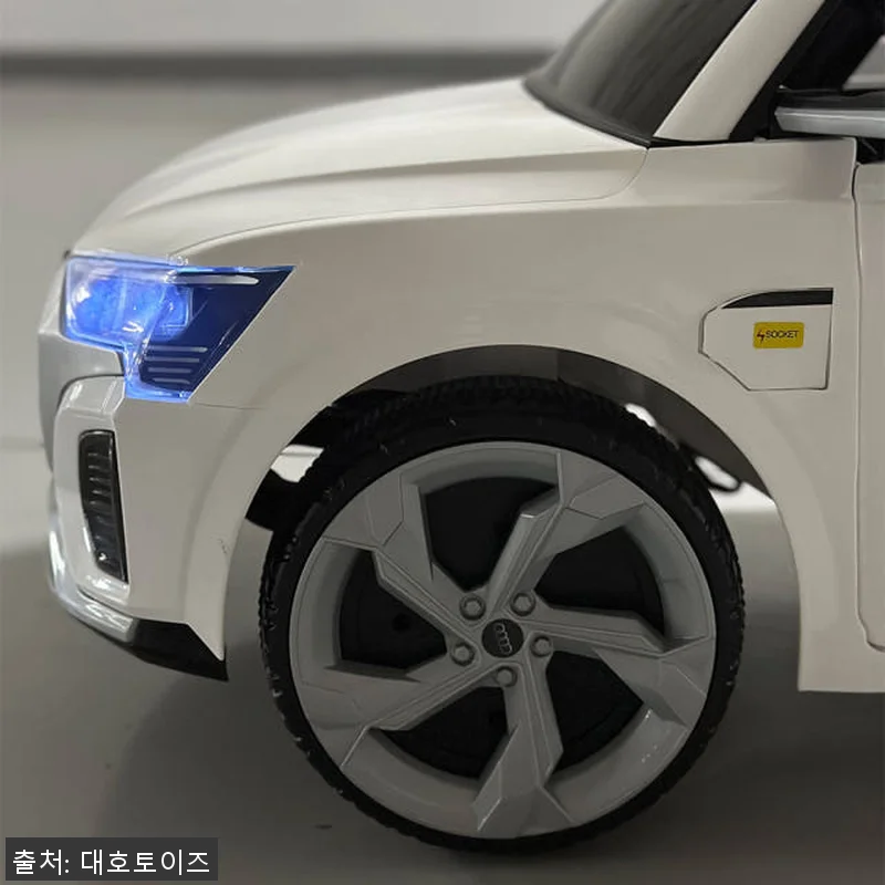 아우디 SQ8 e-tron 유아전동차 관련 이미지 3