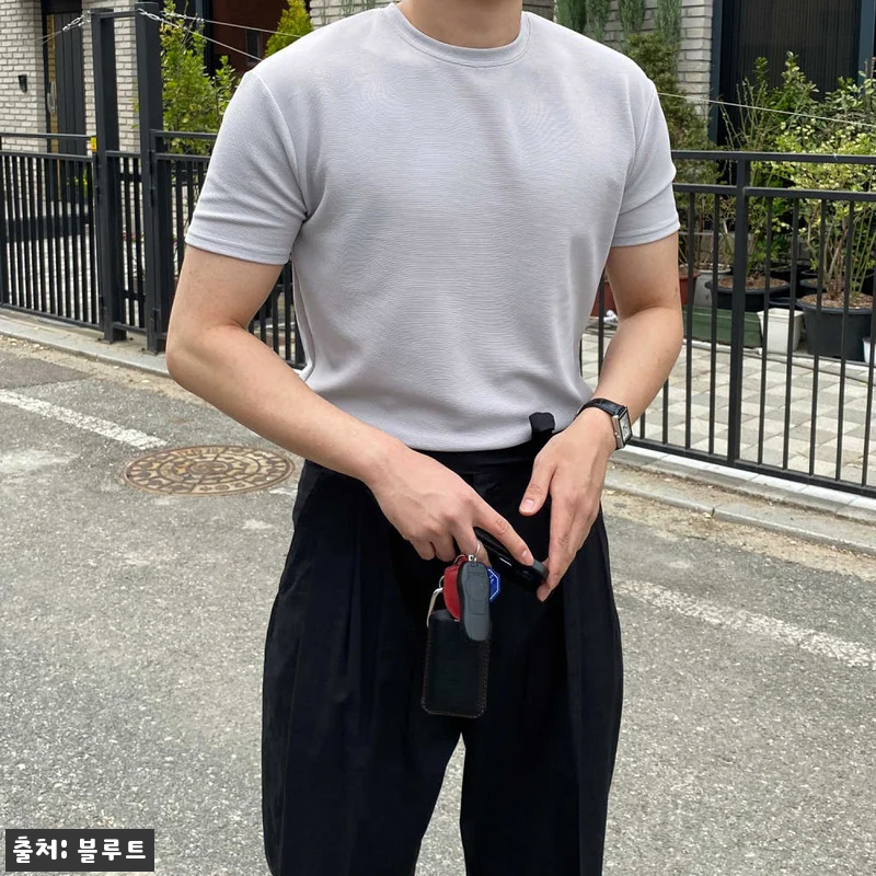 머슬핏반팔 쿨티 어깨넓어보이는옷 링클프리반팔, 16,800원 무료배송으로 눈여겨볼 기본 반팔 12 머슬핏반팔 쿨티 어깨넓어보이는옷 링클 관련 이미지 1