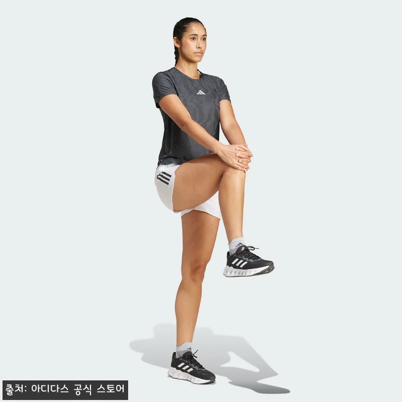 아디다스 얼티메이트 러닝 엔지니어드 클라이마쿨+ 티 JD6455, 가볍고 시원한 블랙 러닝티 찾을 때 체크할 이슈템 10 아디다스 얼티메이트 러닝 엔지니어드 관련 이미지 2