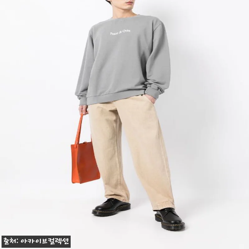 뮤지엄오브피스앤콰이엇 그레이 로고 워드마크 맨투맨 162378, 미니멀 룩에 더하기 좋은 이슈템 9 뮤지엄오브피스앤콰이엇 그레이 로고 워 관련 이미지 3